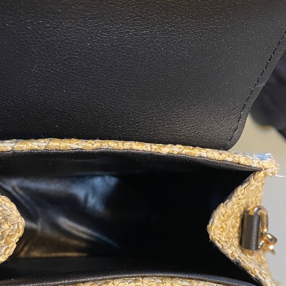 Elegant Black and Tan Crossbody Bag with Gold Chain - Picture 4 of 4